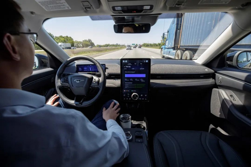 福特发布新一代 BlueCruise 蓝智驾主动驾驶辅助系统，电马 Mach-E 将率先搭载